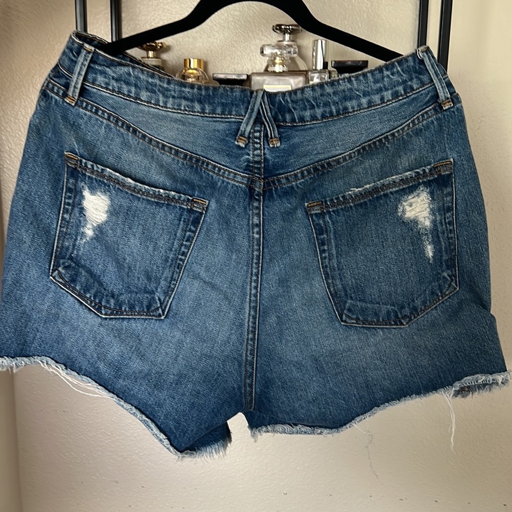 Good American shorts size 8/29 - Picture 2 of 3